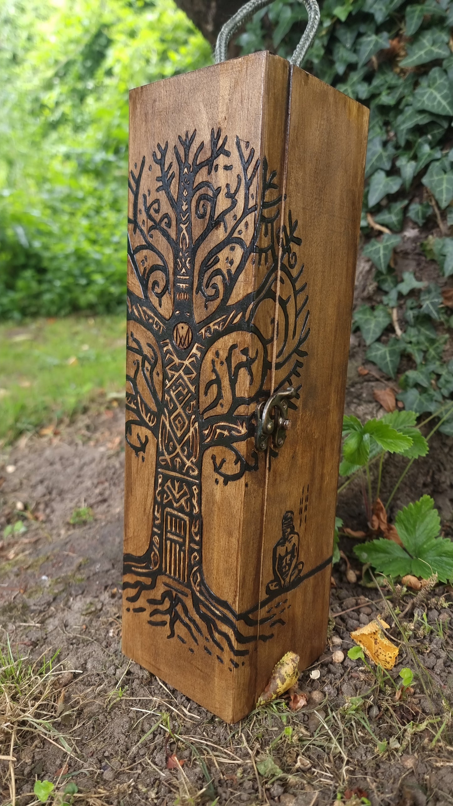 Boîte Pyrogravée – "L'Arbre de Méditation"
