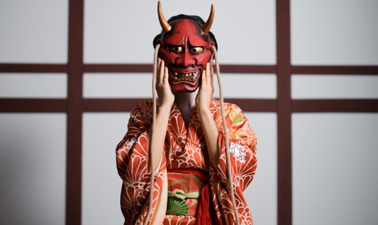 Le masque d’Oni : quand le folklore japonais donne un visage à nos démons intérieurs 👹