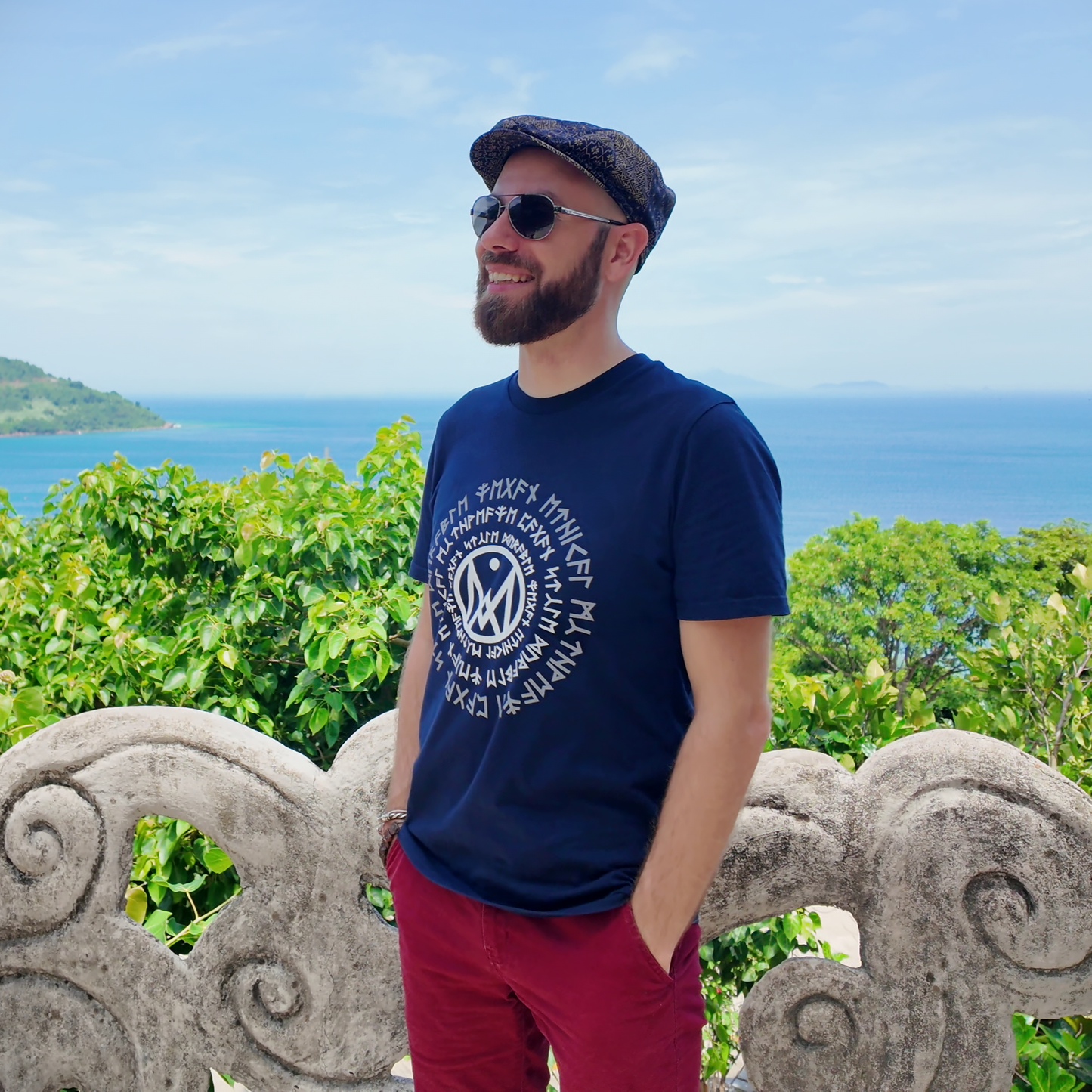 T-shirt "Runic Circles" en coton bio