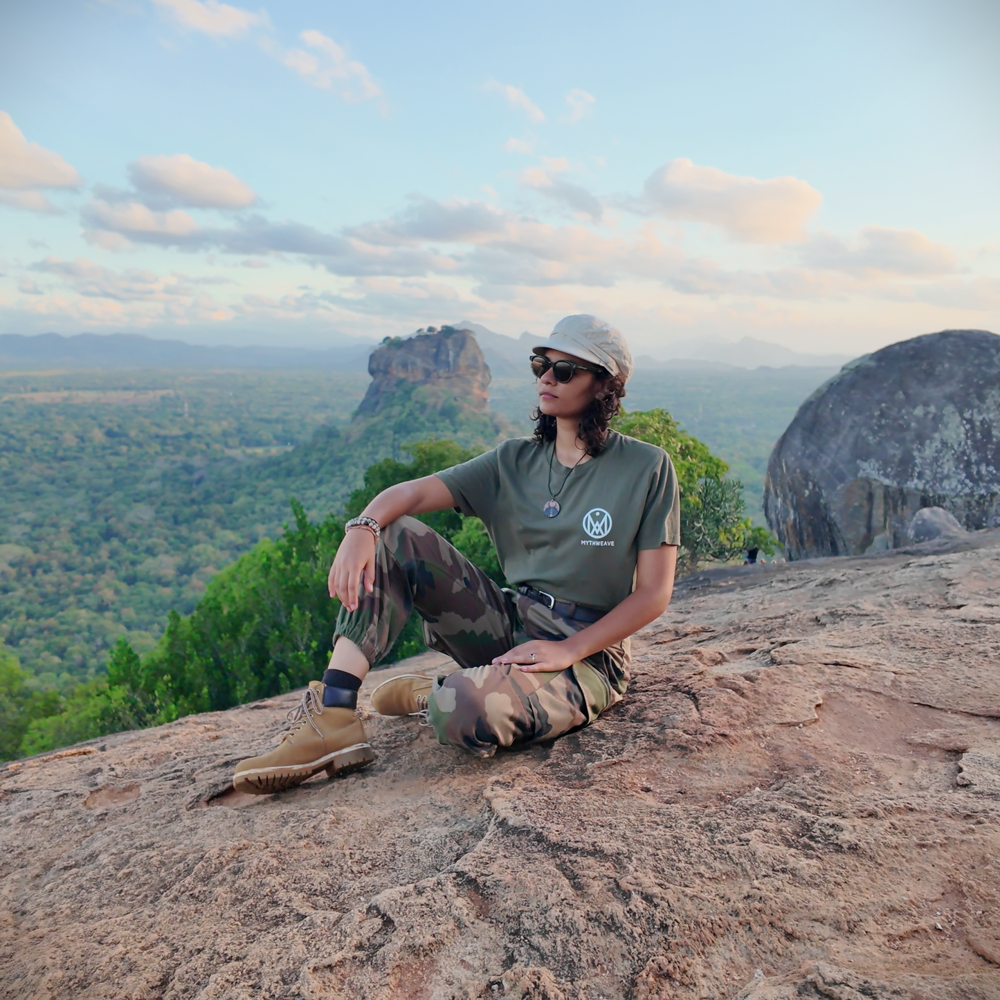 T-shirt MYTHWEAVE en coton bio logo blanc - Femme