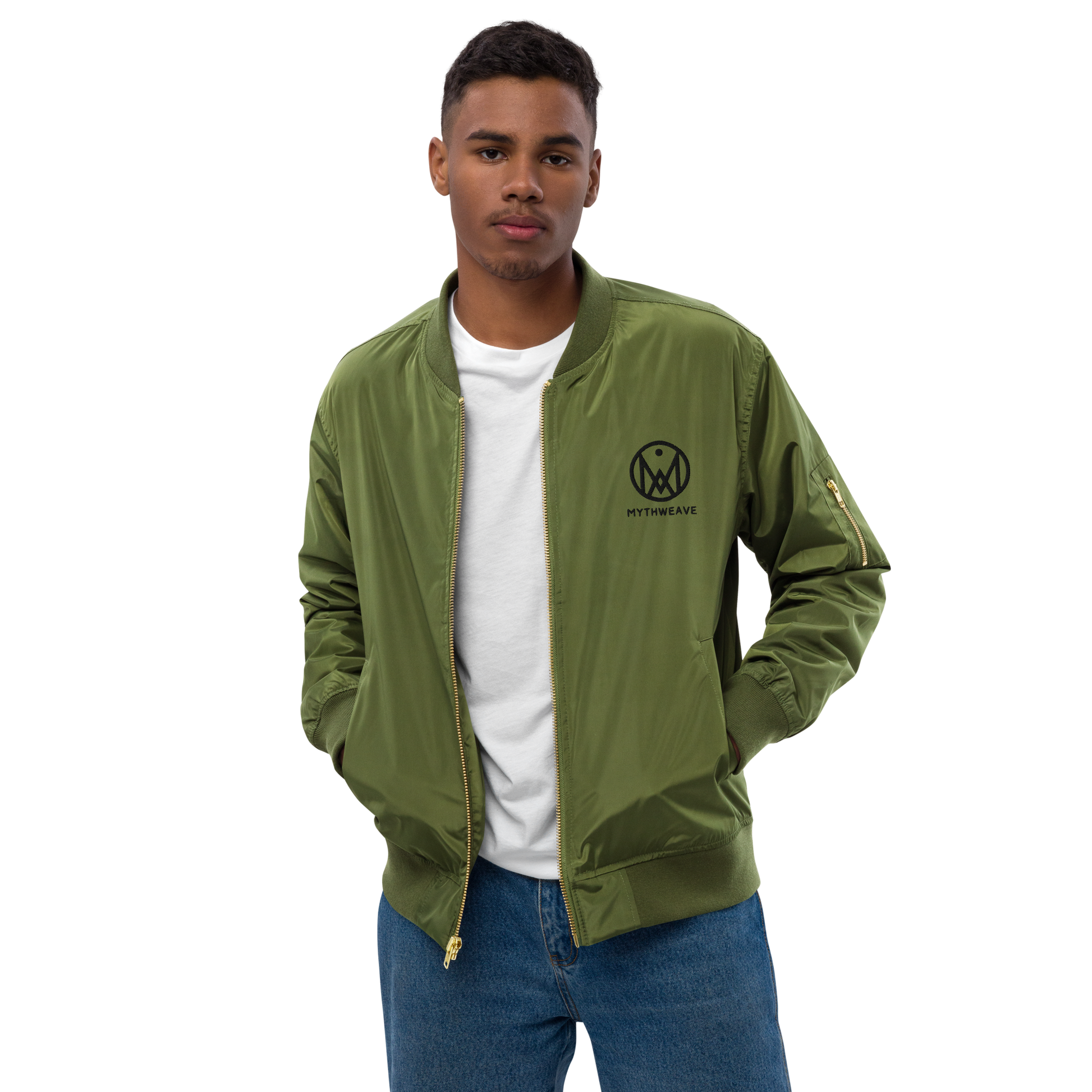 Veste bombers homme en polyester recyclé couleur vert avec logo brodé MythWeave porté par un mannequin de face