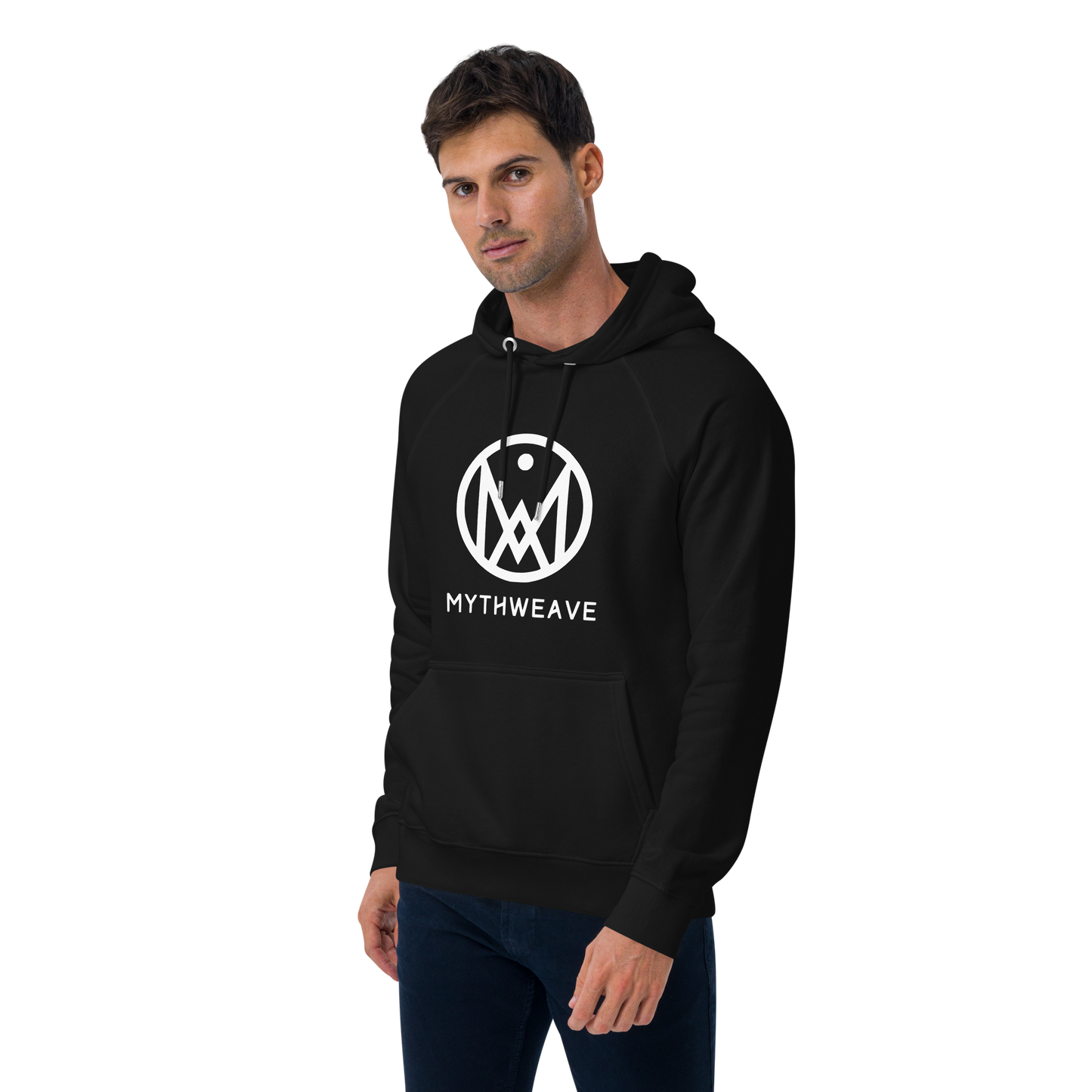 Sweat homme en coton bio couleur noir avec logo MythWeave porté par un mannequin de face