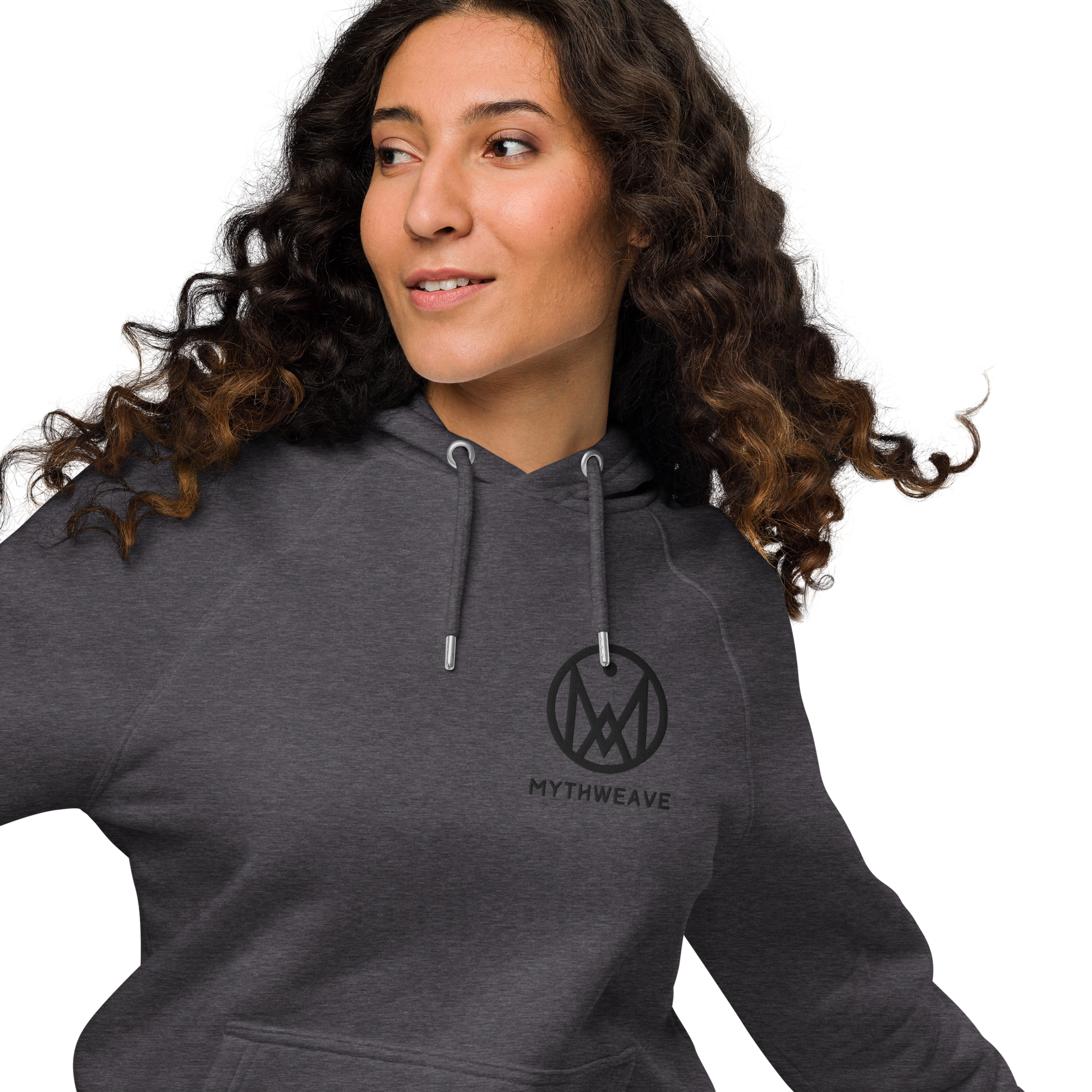 Sweat femme en coton bio couleur gris avec logo brodé MythWeave porté par un mannequin de face