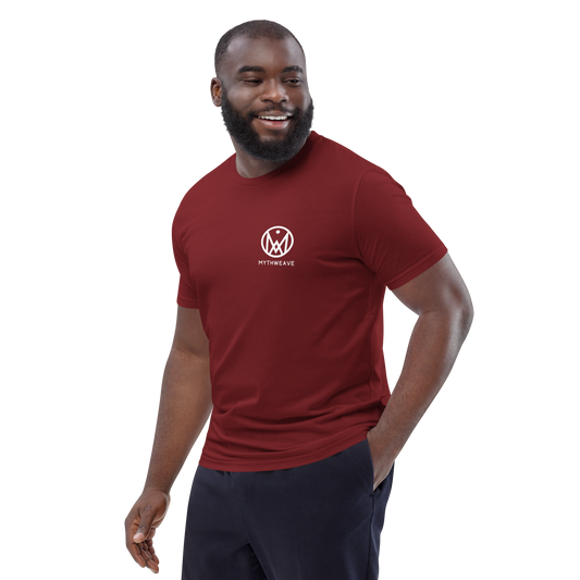 T-shirt homme en coton bio couleur rouge avec logo MythWeave porté par un mannequin de face.