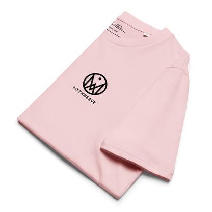 T-shirt unisexe en coton bio couleur rose avec logo MythWeave, plié