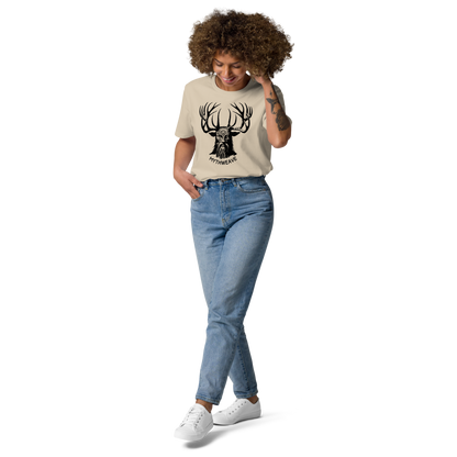 T-shirt unisexe en coton bio avec Dieu Cornu Cernunnos et logo MythWeave porté par un mannequin de face