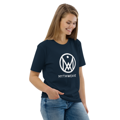 T-shirt unisexe en coton bio couleur bleu avec logo MythWeave porté par un mannequin de face