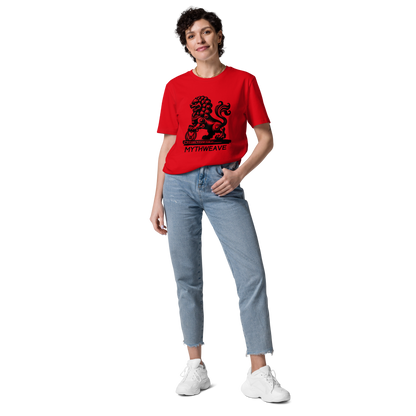 T-shirt femme en coton bio couleur rouge avec Gardien Chien-Lion mythologie chinoise MythWeave porté par un mannequin de face