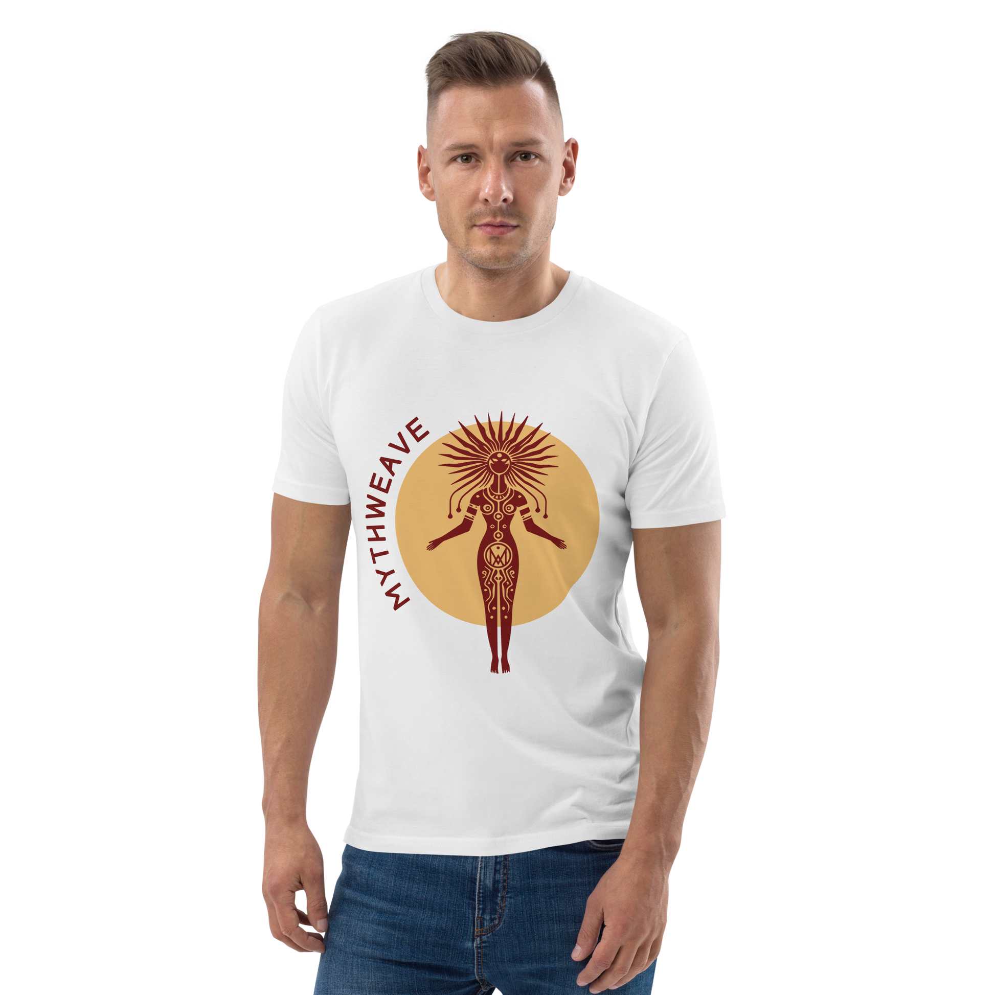 T-shirt homme en coton bio couleur blanc avec déesse du soleil MythWeave porté par un mannequin de face