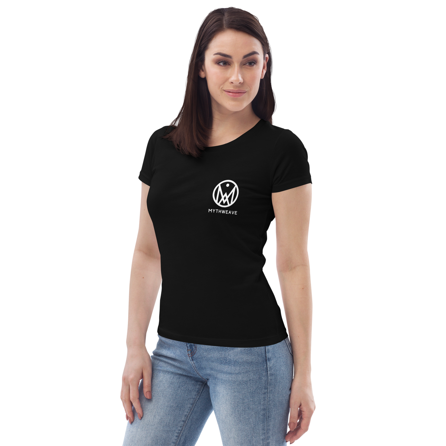 T-shirt femme en coton bio couleur noir avec logo MythWeave porté par un mannequin de face.