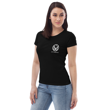 T-shirt femme en coton bio couleur noir avec logo MythWeave porté par un mannequin de face.